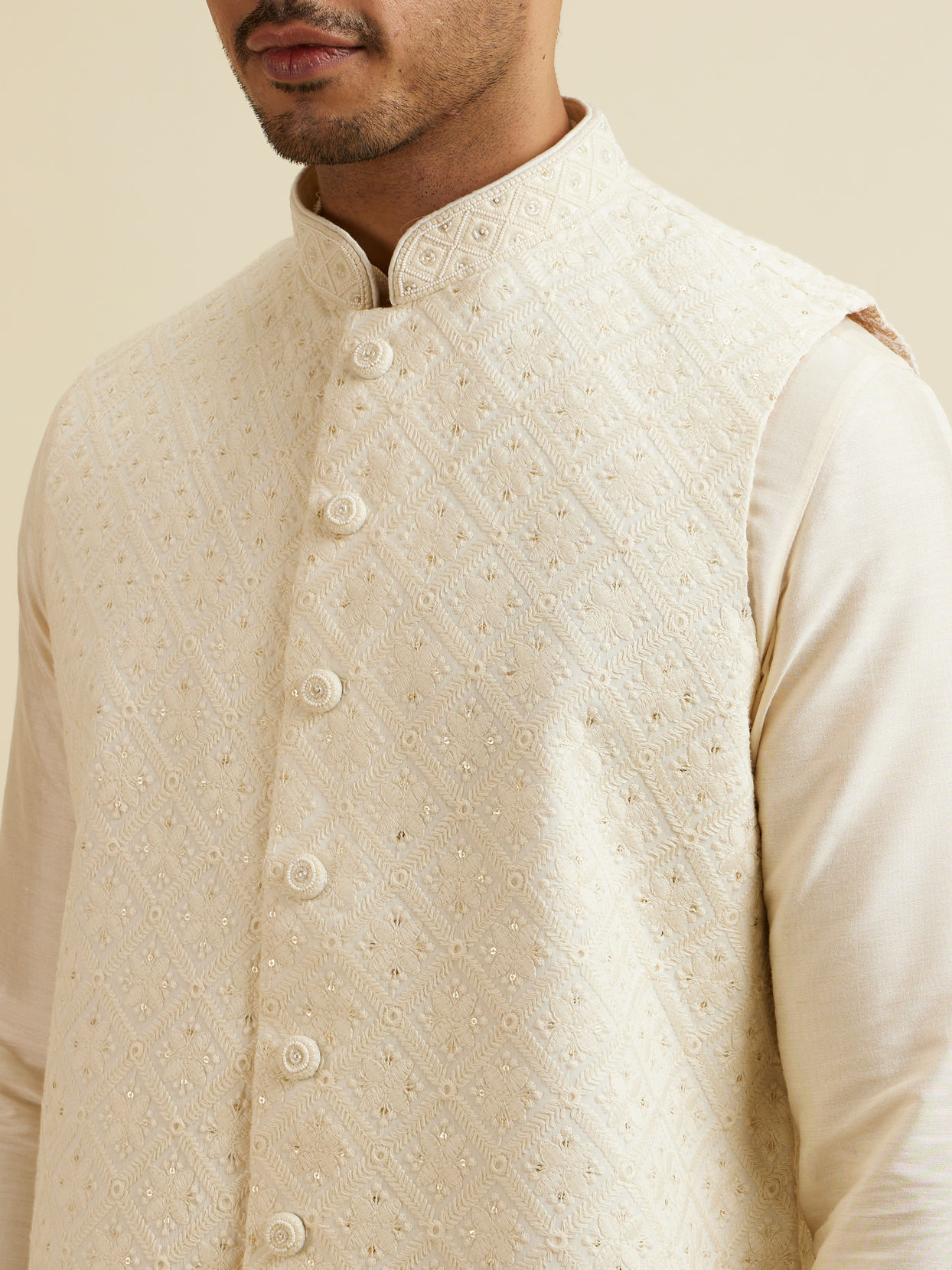 alt message - Manyavar Men Warm White Sequinned Jaal Patterned Jacket image number 1